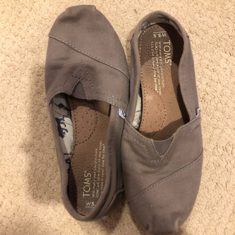Brown toms